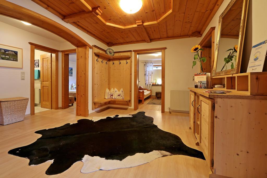 Alpen Appartements Hochmuth Mayrhofen Room photo
